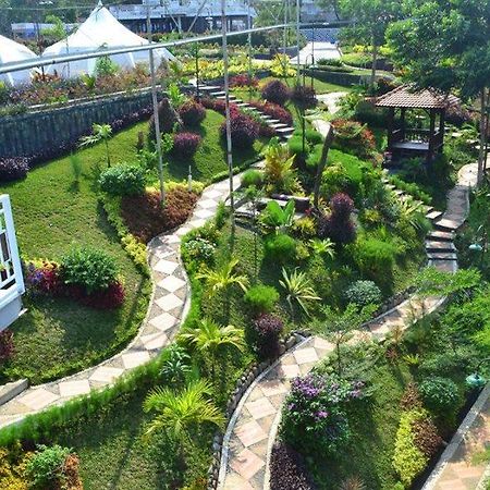 Chevilly Resort And Camp Bogor Exterior photo