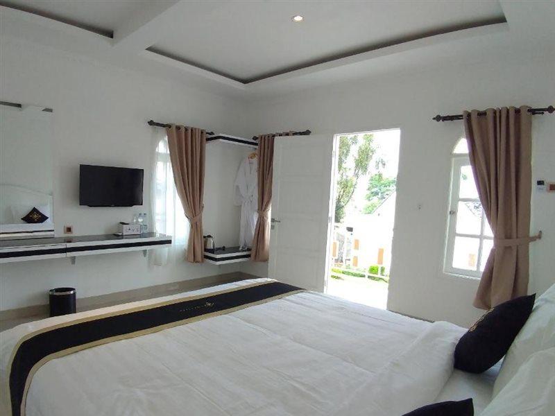 Chevilly Resort And Camp Bogor Exterior photo